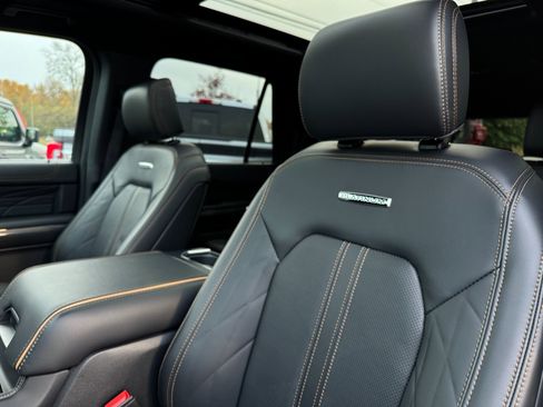 Used 2024 Ford Expedition Max Platinum image 11