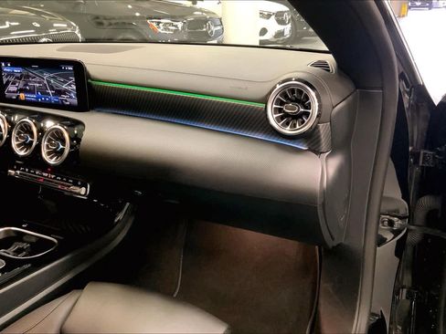 Used 2025 Mercedes-Benz CLA 250 image 17