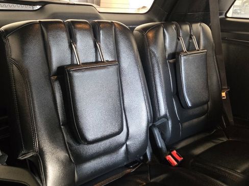 Used 2018 Ford Explorer XLT w/ Equipment Group 202A image 11