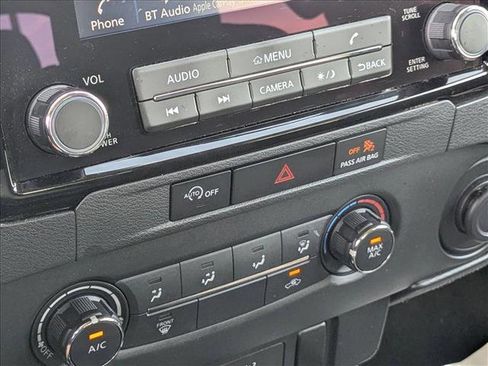 Used 2023 Nissan Frontier SV image 14