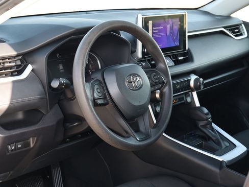 Used 2025 Toyota RAV4 XLE FWD image 13
