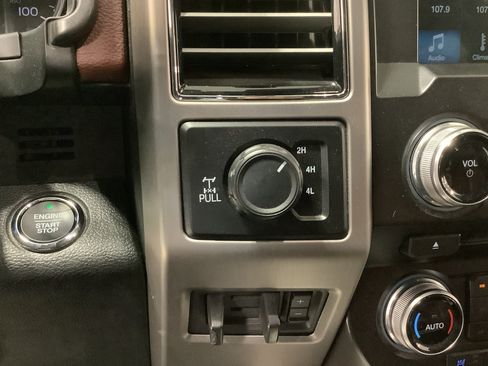 Used 2018 Ford F250 Platinum w/ Platinum Ultimate Package AWD/4WD image 19