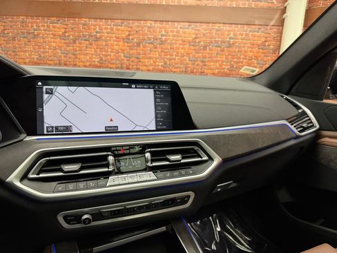 Used 2022 BMW X5 xDrive40i w/ Premium Package AWD/4WD image 19