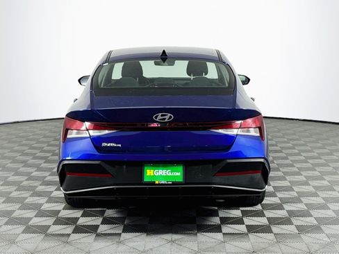 Used 2024 Hyundai Elantra SE FWD image 7