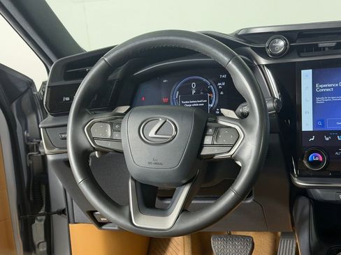 Used 2023 Lexus RZ 450e Premium w/ Technology Package image 15