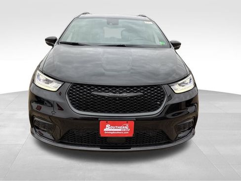 New 2026 Chrysler Pacifica Select image 9