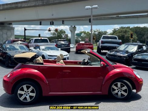 Used 2006 Volkswagen Beetle Convertible w/ Package 1 FWD image 9