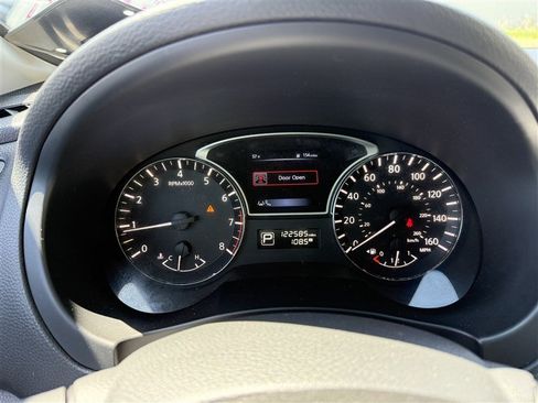Used 2015 Nissan Altima 3.5 SL FWD image 10