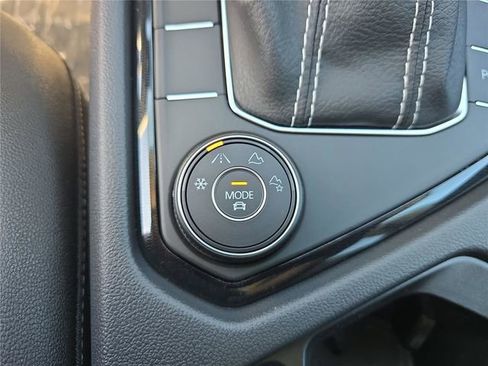 New 2026 Volkswagen Taos SE image 23