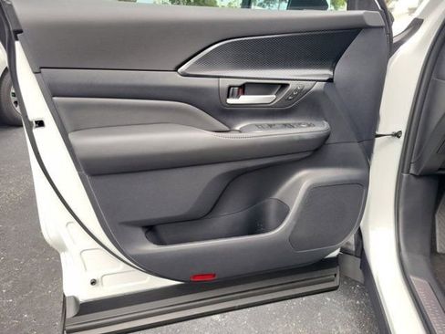 New 2026 Toyota Grand Highlander AWD Hybrid image 12