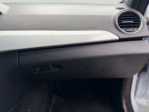 Used 2014 Mercedes-Benz C 250 Sedan image 30