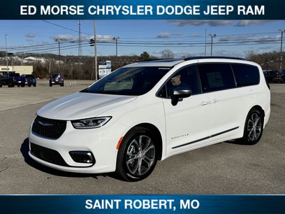 New 2026 Chrysler Pacifica Pinnacle