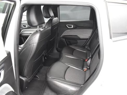 Used 2024 Jeep Compass Latitude AWD/4WD image 15
