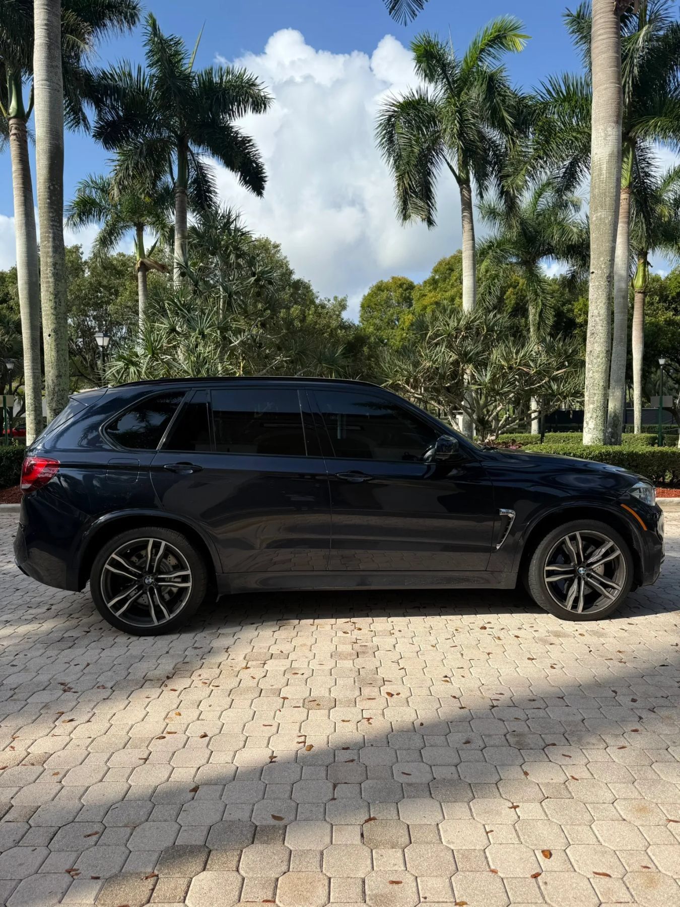 Used 2017 BMW X5 M w/ Premium Package AWD/4WD image 21