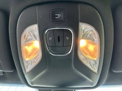 Used 2023 Jeep Compass Latitude w/ Convenience Group AWD/4WD image 39