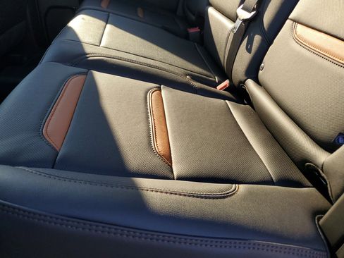 New 2025 GMC Sierra 2500 AT4 w/ AT4 Premium Plus Package image 29