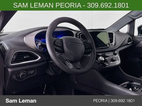 New 2027 Chrysler Pacifica Limited w/ Family Tech Group FWD image 9