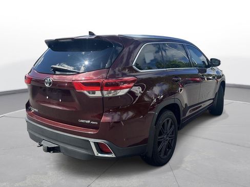 Used 2017 Toyota Highlander Limited Platinum w/ Preferred Accessory Package AWD/4WD image 6