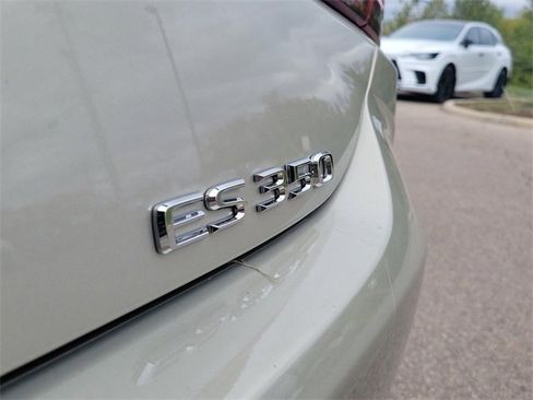New 2025 Lexus ES 350 w/ Premium Package image 6