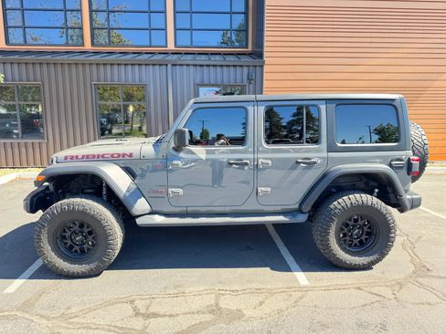 Used 2020 Jeep Wrangler Unlimited Rubicon AWD/4WD image 2