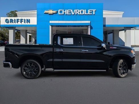 Used 2025 Chevrolet Silverado 1500 LTZ AWD/4WD image 3