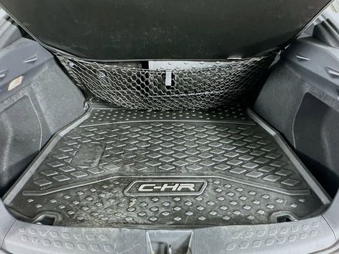 Used 2019 Toyota C-HR Limited image 33