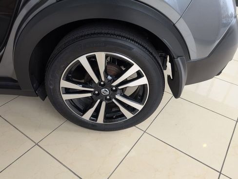 Used 2020 Nissan Kicks SR w/ SR Premium Package image 42