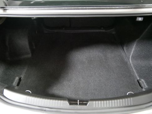 Used 2022 Chevrolet Malibu LT FWD image 18