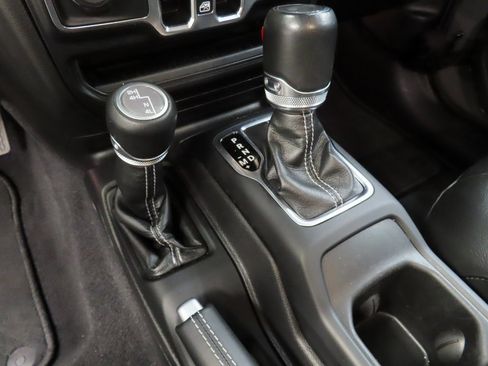 Used 2022 Jeep Wrangler Unlimited Sahara w/ LED Lighting Group image 50