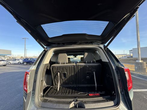 Used 2020 GMC Acadia SLE w/ Driver Convenience Package image 24