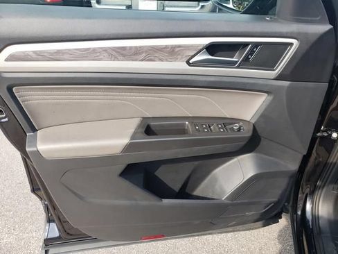 Used 2023 Volkswagen Atlas Cross Sport SE AWD/4WD image 11