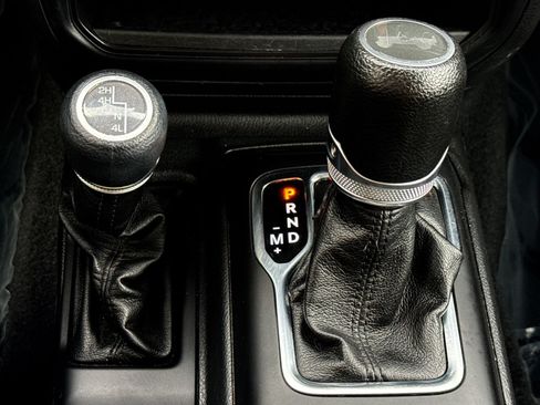 Used 2023 Jeep Wrangler Unlimited Sport AWD/4WD image 21