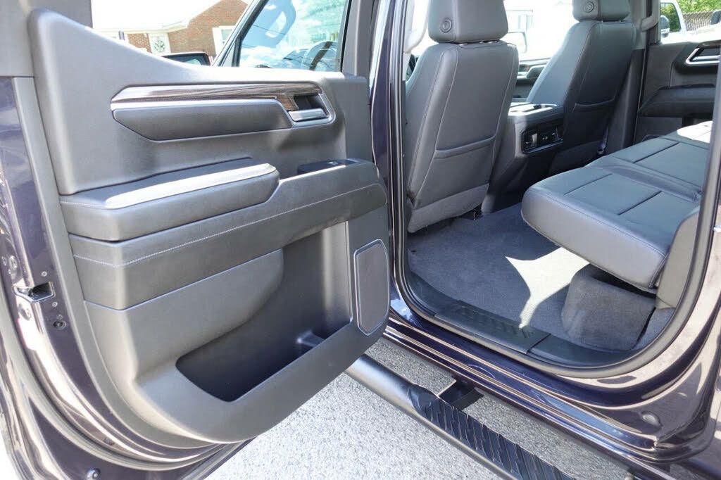 Used 2022 Chevrolet Silverado 1500 LT Trail Boss w/ LT Trail Boss Premium Package AWD/4WD image 28