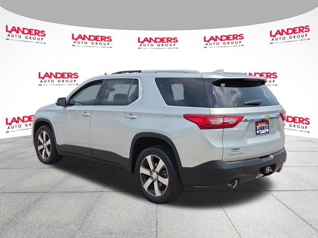 Used 2018 Chevrolet Traverse LT FWD image 5