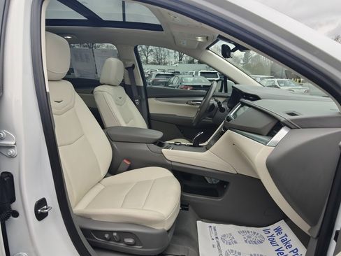 Used 2022 Cadillac XT5 Premium Luxury w/ Technology Package image 24