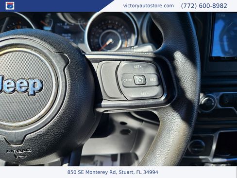 Used 2018 Jeep Wrangler Unlimited Sport image 32