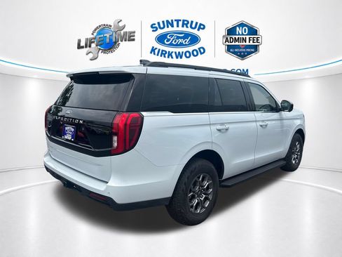 Used 2025 Ford Expedition Active AWD/4WD image 6