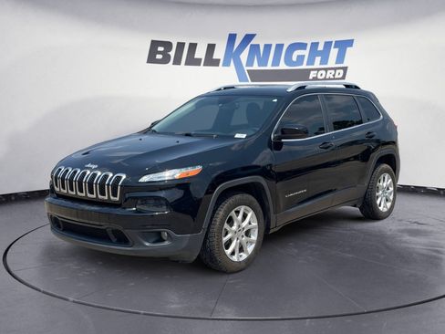 Used 2018 Jeep Cherokee Latitude Plus FWD image 1