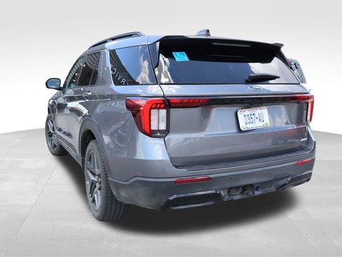 Used 2025 Ford Explorer ST-Line w/ ST-Line Street Pack AWD/4WD image 21