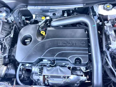 Used 2025 Chevrolet Equinox RS w/ Safety and Technology Package FWD image 10