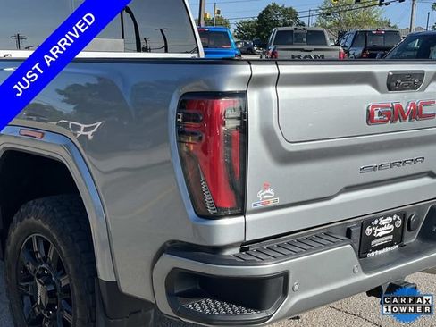 Used 2024 GMC Sierra 2500 AT4 w/ AT4 Premium Plus Package AWD/4WD image 11