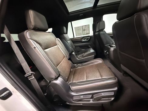 Used 2021 Chevrolet Tahoe High Country w/ Premium Package AWD/4WD image 14