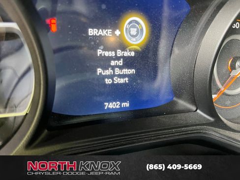 Used 2025 Jeep Wrangler Unlimited Rubicon image 5