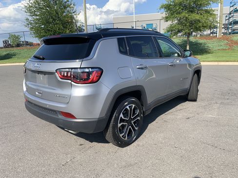 Certified 2022 Jeep Compass Limited AWD/4WD image 10