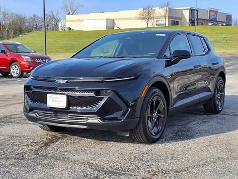 New 2026 Chevrolet Equinox EV LT FWD image 8