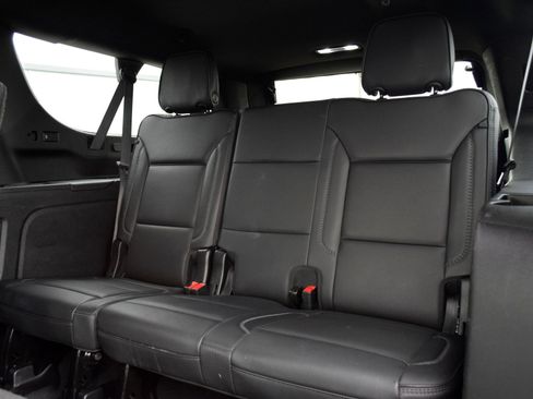 Used 2024 GMC Yukon XL Denali RWD image 21