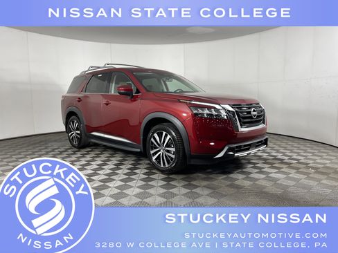 Used 2023 Nissan Pathfinder Platinum w/ Cargo Package image 1