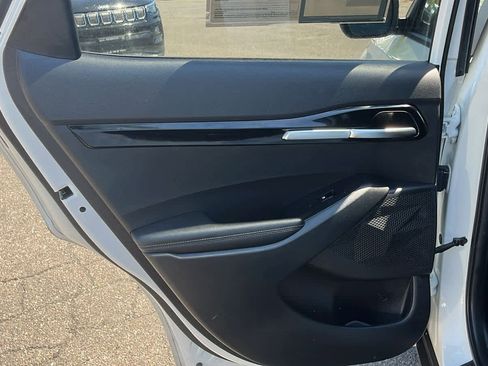 Used 2025 Kia Seltos S AWD/4WD image 27