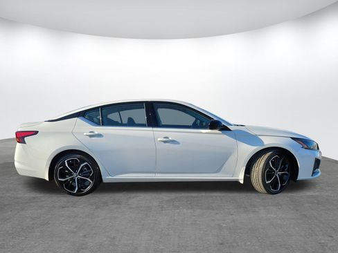 New 2025 Nissan Altima 2.5 SR w/ SR Premium Package image 4