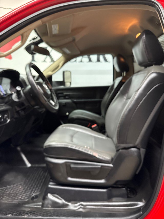 Used 2020 RAM 3500 Tradesman w/ Chrome Appearance Group RWD image 21